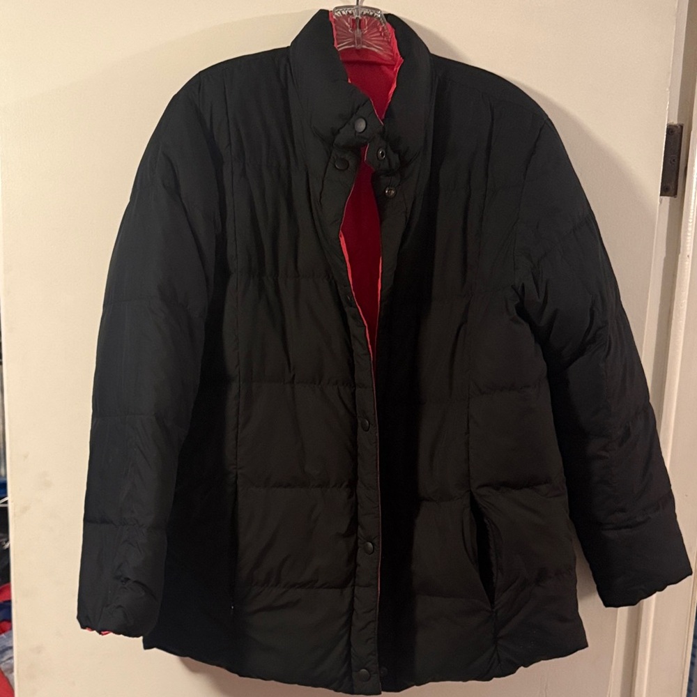 Lands' End Women's Black and Red Puffer Jacket